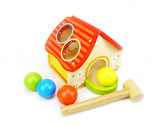 WOODEN HOUSE POUNDING GAME